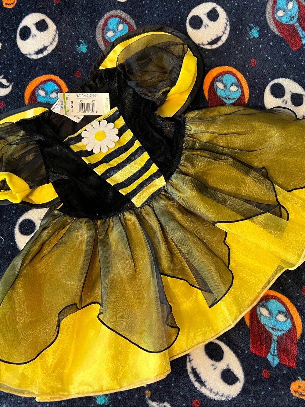 Bubble bee costume NWT 3-6 months